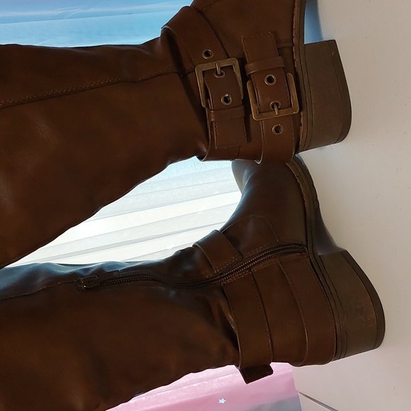 SOON Brown Leather Boots with side Zipper - Picture 6 of 10